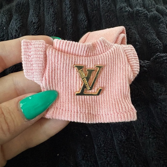 Labubu Pink Fashion outfit- Hat and sweater - Picture 3 of 4